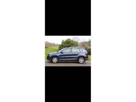 2011 Volkswagen Tiguan - thumbnail 4