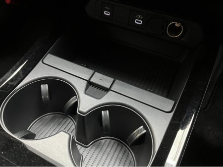 2025 Toyota Prius - thumbnail 17