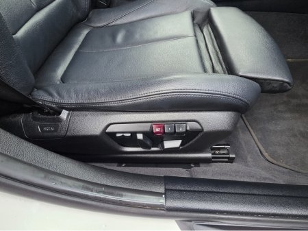 2014 BMW 3 Series - thumbnail 13