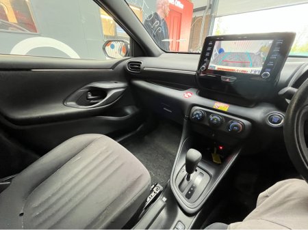 2020 Toyota Yaris - thumbnail 13