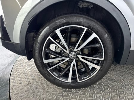 2026 Toyota C-HR SOL Plug in Hybrid €44,950 thumbnail