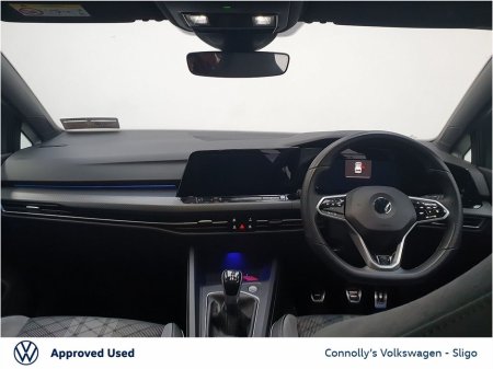 2022 Volkswagen Golf - view 2