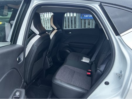 2021 Renault Captur TCE Automatic 1.2 €20,995 thumbnail