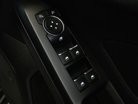 2019 Ford Focus - thumbnail 7