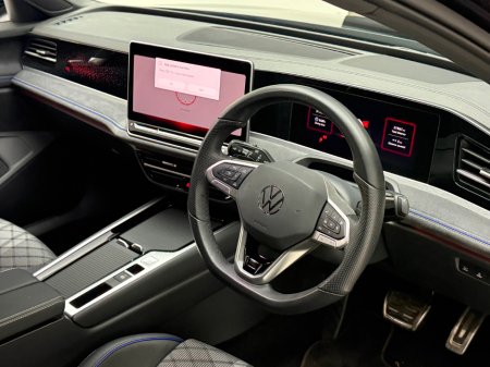 2025 Volkswagen Passat R-LINE 1.5 PHEV DSG €42,990 thumbnail