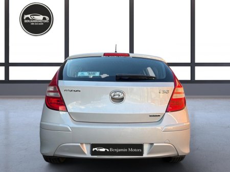 2011 Hyundai i30 - thumbnail 4