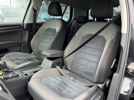 2014 Volkswagen Golf HIGHLINE 1.4 TSI AUTO // FULL SERVICE HISTORY // REVERSE CAMERA // LANE ASSIST €13,900 thumbnail