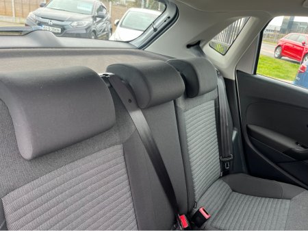 2011 Volkswagen Polo - thumbnail 10