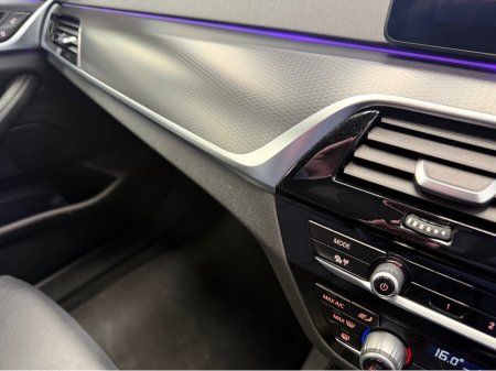 2021 BMW 5 Series - thumbnail 21