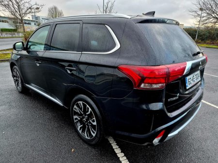 2016 Mitsubishi Outlander PHEV 2.0L MIVEC 4WD 5-Seater Instyle €13,999 thumbnail