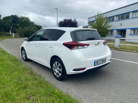 2019 Toyota Auris 1.4 D-4D TERRA 4DR Commerial (Including VAT) €11,950 thumbnail