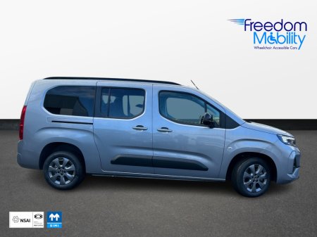 2026 Opel Combo 7 seater wheelchair automatic. €58,995