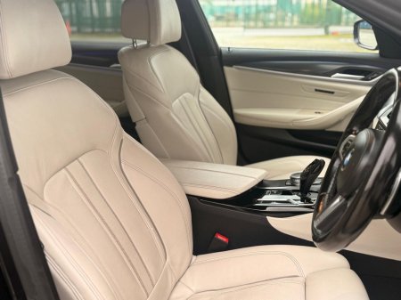 2022 BMW 5 Series - thumbnail 34