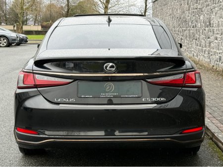 2024 Lexus ES 300 H F SPORT ES 300H 4DR AUTO €48,950 thumbnail