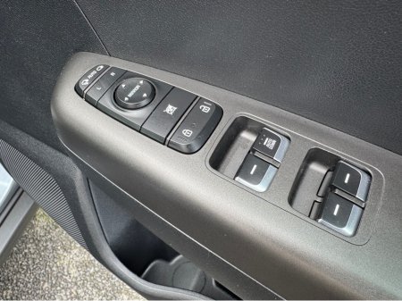 2021 Kia Sportage - thumbnail 25