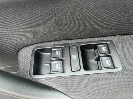 2015 Volkswagen Polo - thumbnail 23