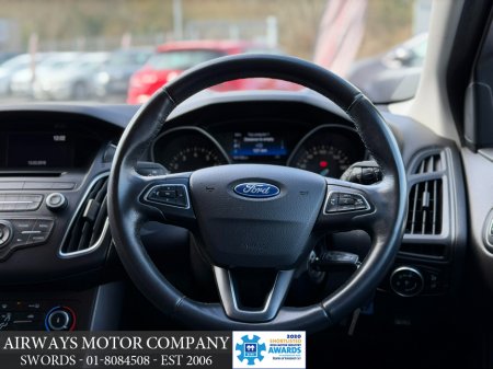 2016 Ford Focus - thumbnail 6