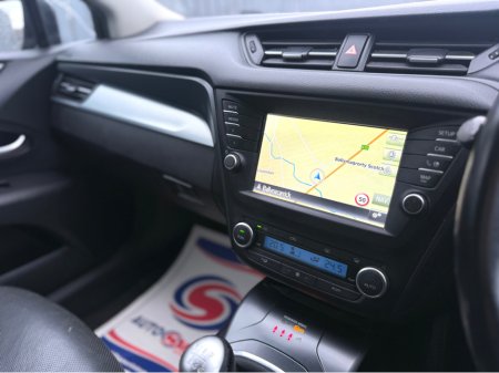 2016 Toyota Avensis 2.0 D-4D BUSINESS EDITION OVERMOUNT 143PS S/S 4 4DR €10,995 thumbnail