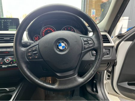 2016 BMW 3 Series - thumbnail 8