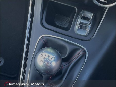 2012 Alfa Romeo Giulietta 2.0 JTDM-2 170 Lusso thumbnail