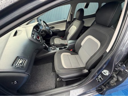 2017 Kia Ceed - thumbnail 38