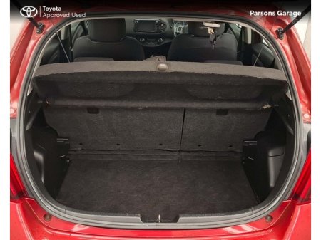 2015 Toyota Yaris - thumbnail 12