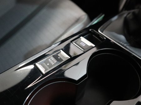 2023 Peugeot 2008 - thumbnail 22