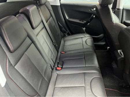 2019 Peugeot 2008 - thumbnail 14