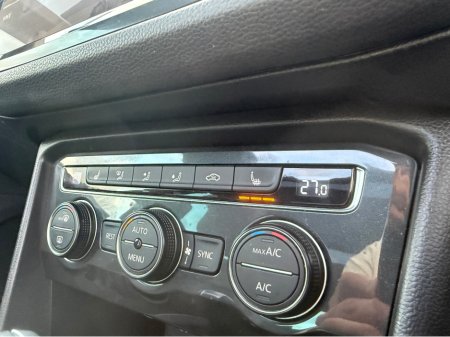 2020 Volkswagen Tiguan R-LINE 2.0 TDI D7F 150HP 5DR AUTO €31,950 thumbnail