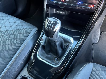 2024 Volkswagen T-Roc - thumbnail 16