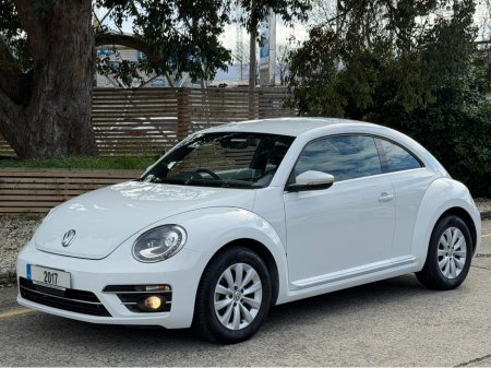 2017 Volkswagen Beetle - view 3