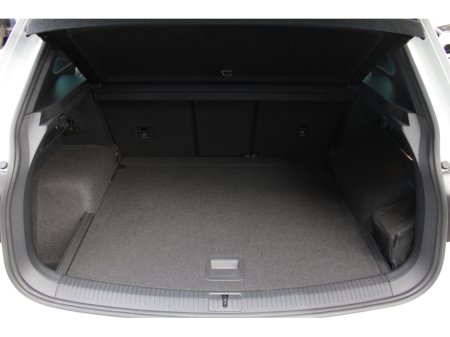 2018 Volkswagen Tiguan - thumbnail 25