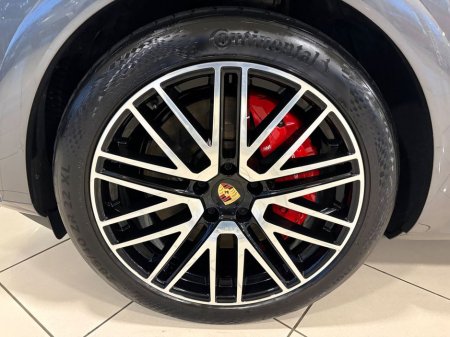 2024 Porsche Cayenne - thumbnail 12