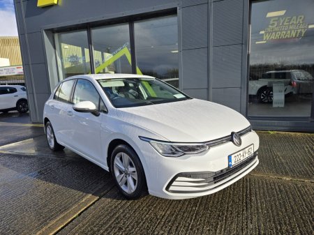 2022 Volkswagen Golf 2.0 TDI 115HP Life €24,950 thumbnail