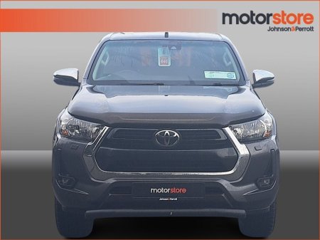2021 Toyota Hilux HILUX 2.8 DOUBLE CAB SR5 4 DR €37,900 thumbnail