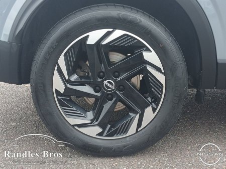 2025 Nissan Qashqai - thumbnail 9