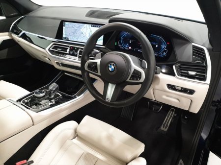 2021 BMW X5 xDrive45e M Sport €59,950 thumbnail