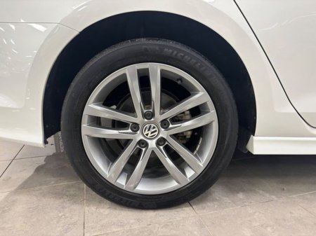 2015 Volkswagen Golf  €13,995 thumbnail