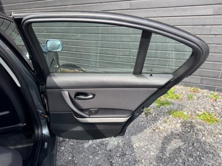 2010 BMW 3 Series - thumbnail 15