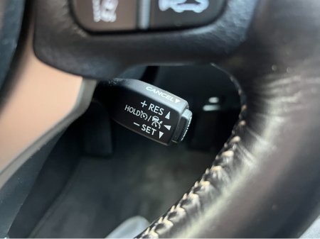 2018 Lexus IS 300 h - thumbnail 25