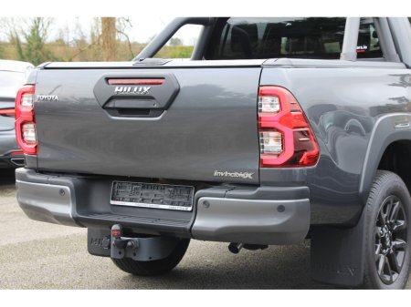 2025 Toyota Hilux - thumbnail 14