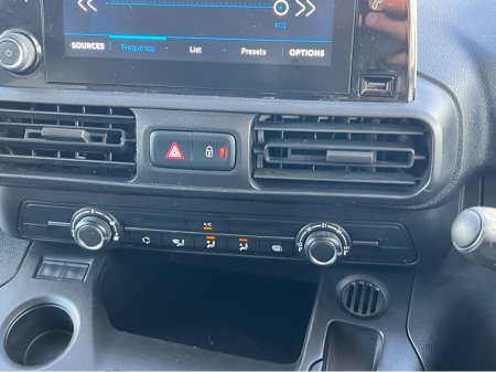 2020 Peugeot Partner PROF PLUS 1.5 BLUE HDI 100 3DR €8,900 thumbnail