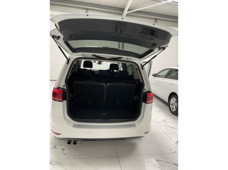 2017 Volkswagen Touran  €16,995 thumbnail