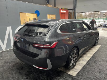 2024 BMW i5 2024 BMW I5 EDRIVE40 TOURING EXCELLENCE ELECTRIC AUTOMATIC / CRUISE CONTROL / 360° CAMERA / ELECTRIC MEMORY & HEATED SEATS / APPLE CARPLAY / PANORAMIC SUNROOF / PADDLE SHIFTERS / AMBIENT LIGHT thumbnail