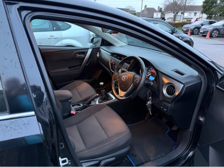 2014 Toyota Auris 1.33 VVT-I DUAL ICON S/S 99BHP 5DR 100BHP €8,990 thumbnail