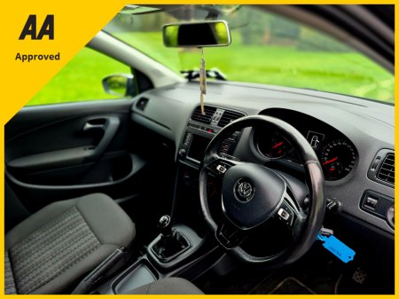 2018 Volkswagen Polo Comfortline 1.0 60HP MANUAL 5SPEED 5DR €11,995 thumbnail