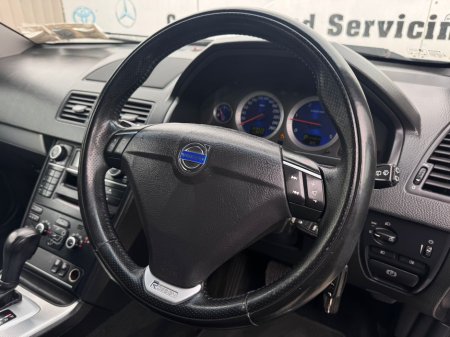 2011 Volvo XC90 - thumbnail 18