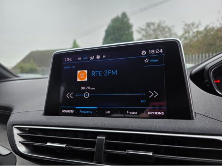 2018 Peugeot 5008 ( 182 REG ) GT LINE 7 SEATER  - DIGITAL DASH - CAMERA - ALLOYS -   CARPLAY ANDROID AUTO EU RADIO  PEARL WHITE €25,950 thumbnail