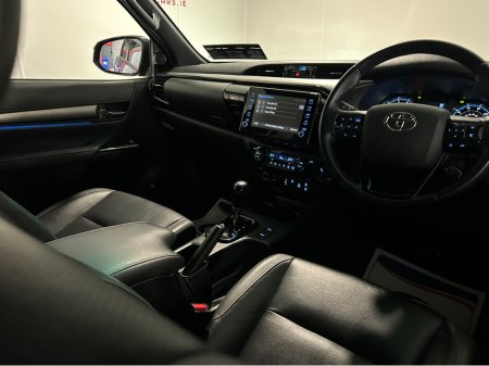 2022 Toyota Hilux INVINCIBLE X D-4D 4WD INVINCIBLE DCB €42,500 thumbnail