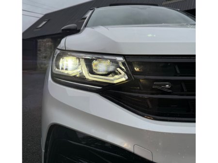 2023 Volkswagen Tiguan 2.0 TDI 150HP R-Line DSG 27.5% €49,995 thumbnail